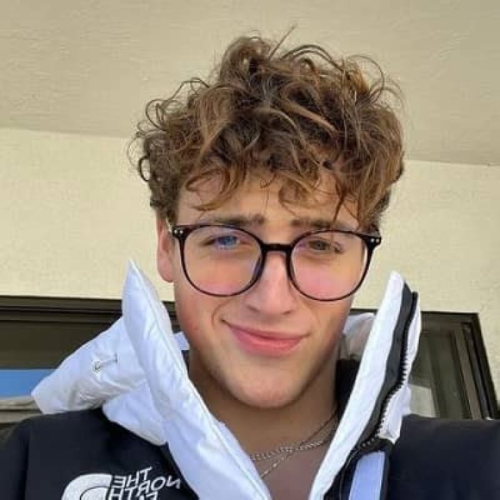 Age, Bio, Career, Net Worth, Nationality, Facts