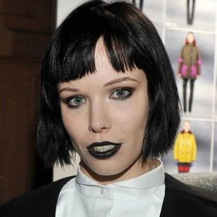 Alice Glass - Bio, Career, Age, Net Worth, Height, Nationality, Facts