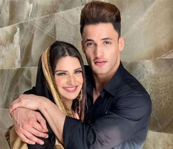 Aparshakti Khurana - Bio, Age, Net Worth, Height, Married, Nationality, Body Measurement, Career