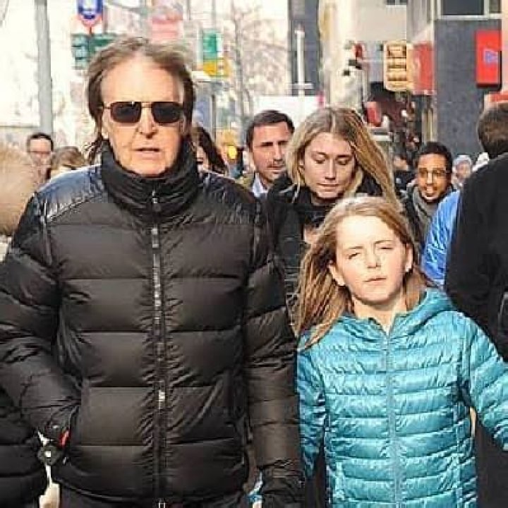 Beatrice McCartney - Bio, Age, Net Worth, Single, Nationality, Facts