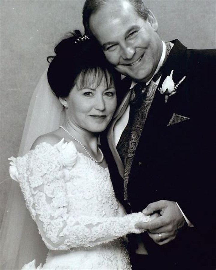 Brett Rice - Bio, Age, Married, Nationality, Body Measurement, Career