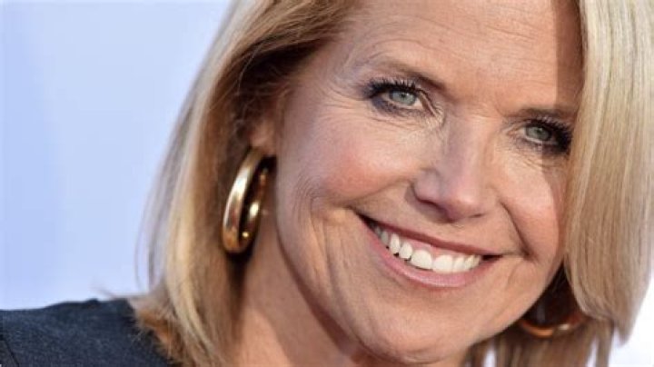 Caroline Cameron- Bio, Age, Net Worth, Height, Single, Nationality, Career