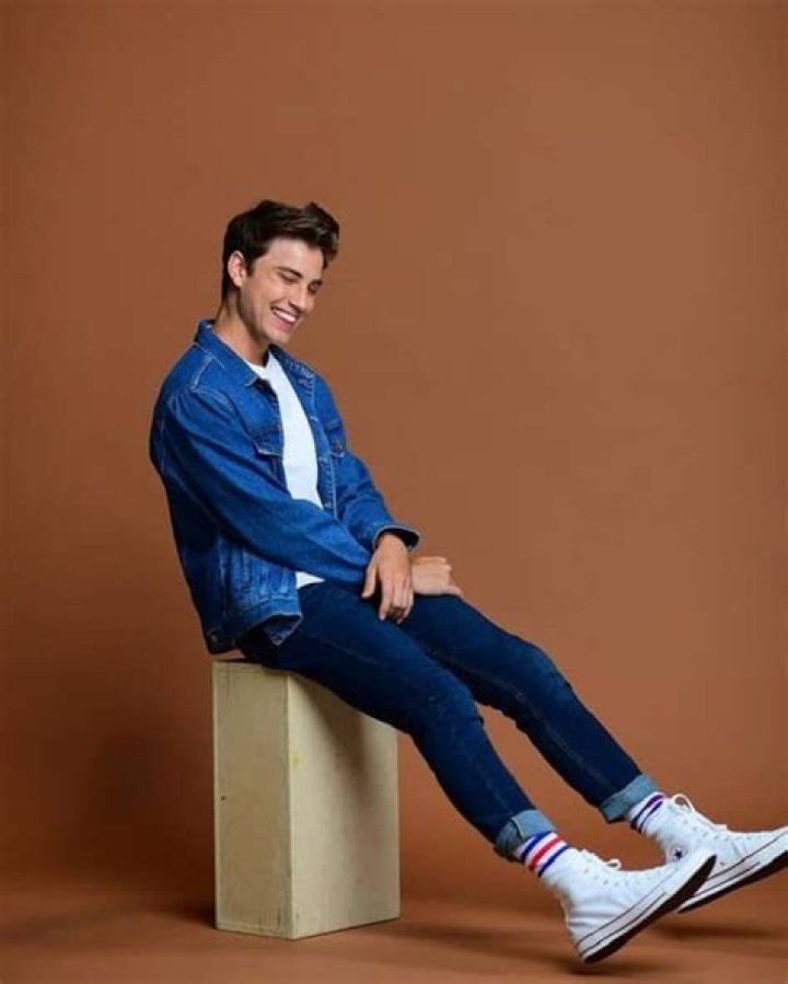 Carson Rowland - Bio, Age, Net Worth, Height, In Relation, Nationality, Body Measurement, Career