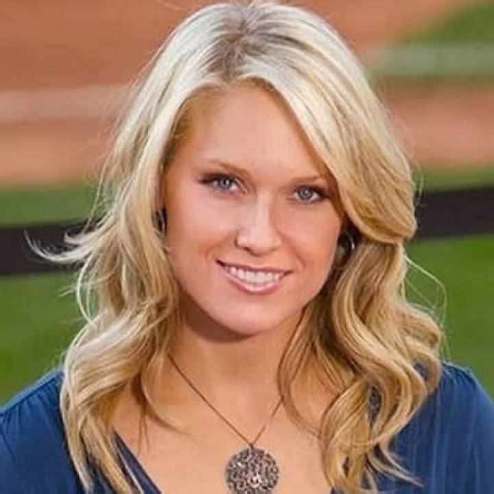 Heidi Watney - Bio, Age, Net Worth, Height, Married, Nationality, Body Measurement, Career