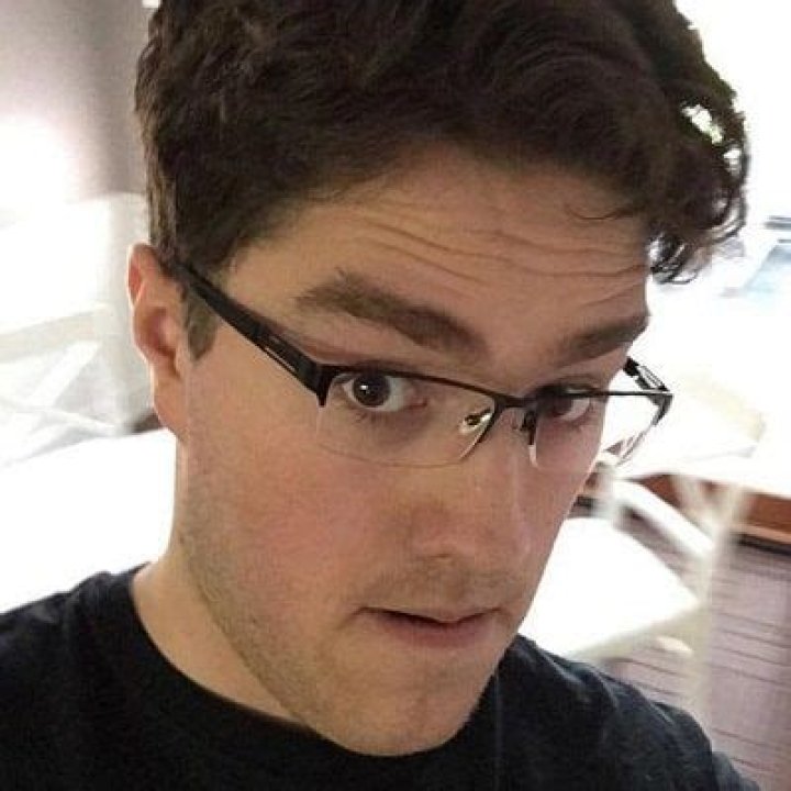 Isaac Frye - Bio, Age, Net Worth, Body Measurement, Career