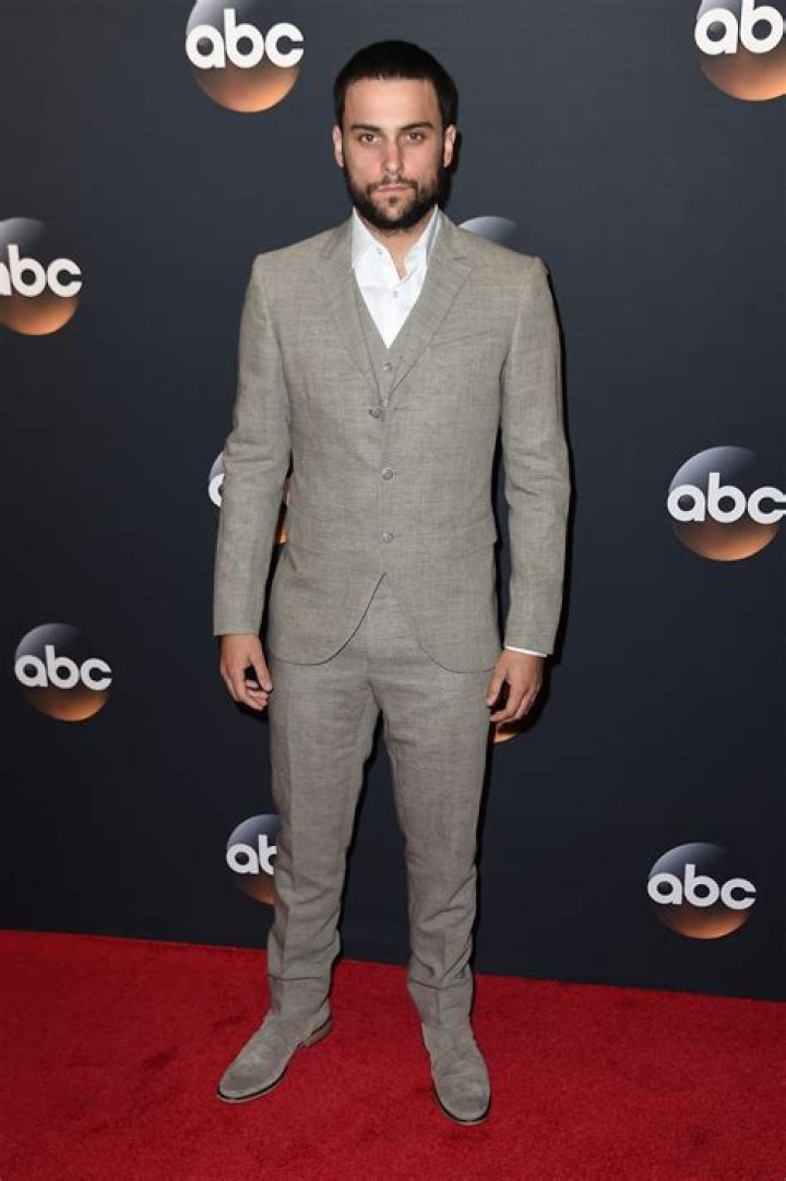 Jack Falahee - Bio, Age, Height, Single, Nationality, Body Measurement