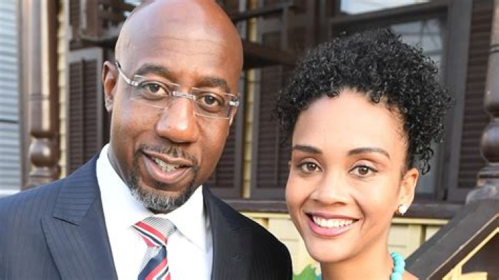 Jack Ma - Bio, Age, Net Worth, Height, Married, Nationality, Body Measurement, Career