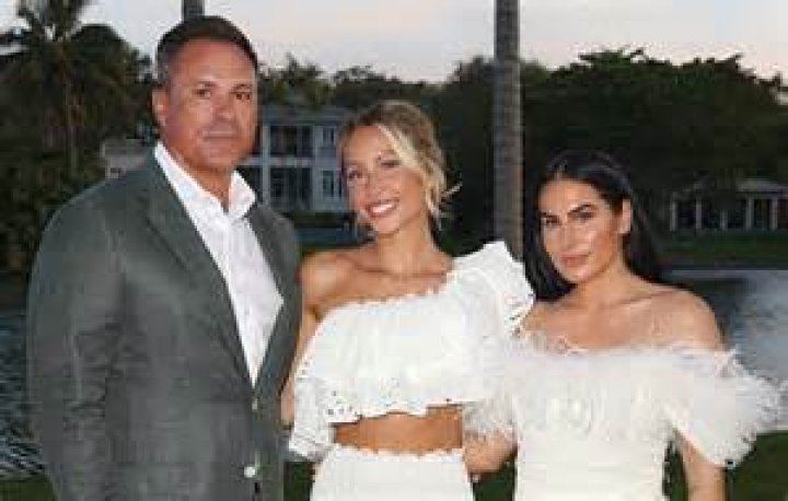 Jennifer Earles - Bio, Age, Net Worth, Salary, Height, In Relation, Wiki