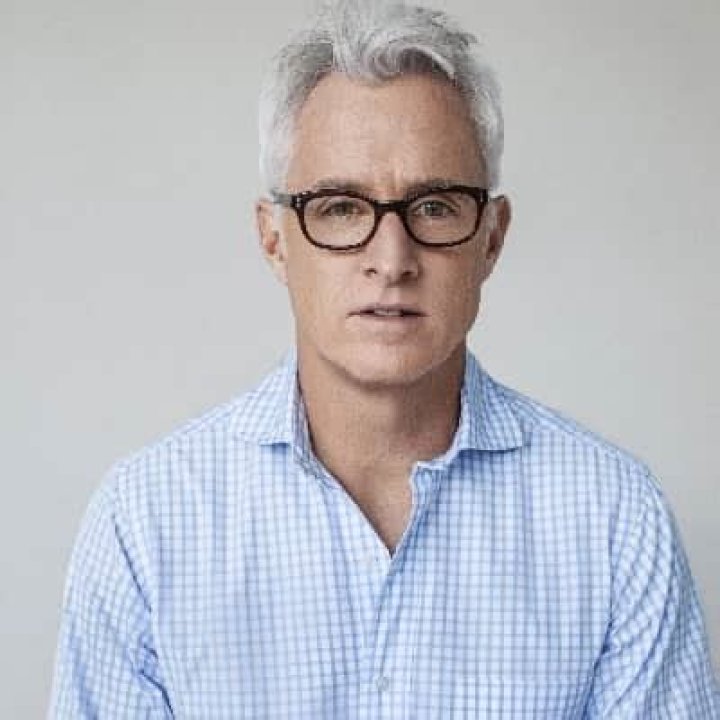 John Slattery - Bio, Age, Career, Height, Net Worth, Facts