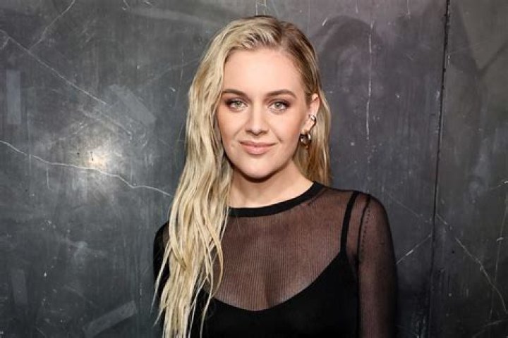Kelsea Ballerini - Bio, Age, Net Worth, Height, Married, Nationality, Body Measurement, Career