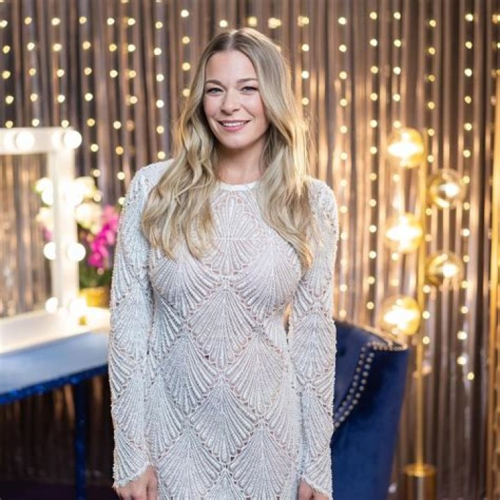 LeAnn Rimes - Bio, Age, Net Worth, Height, Married, Nationality, Body Measurement, Career