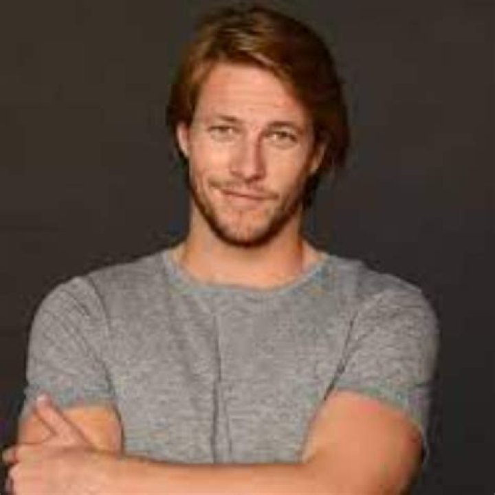 Luke Bracey - Bio, Age, Net Worth, Height, Single, Nationality, Career