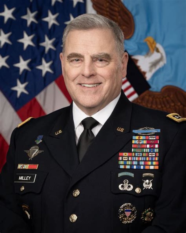Mark Milley - Bio, Age, Net Worth, Height, Married, Nationality, Body Measurement, Career