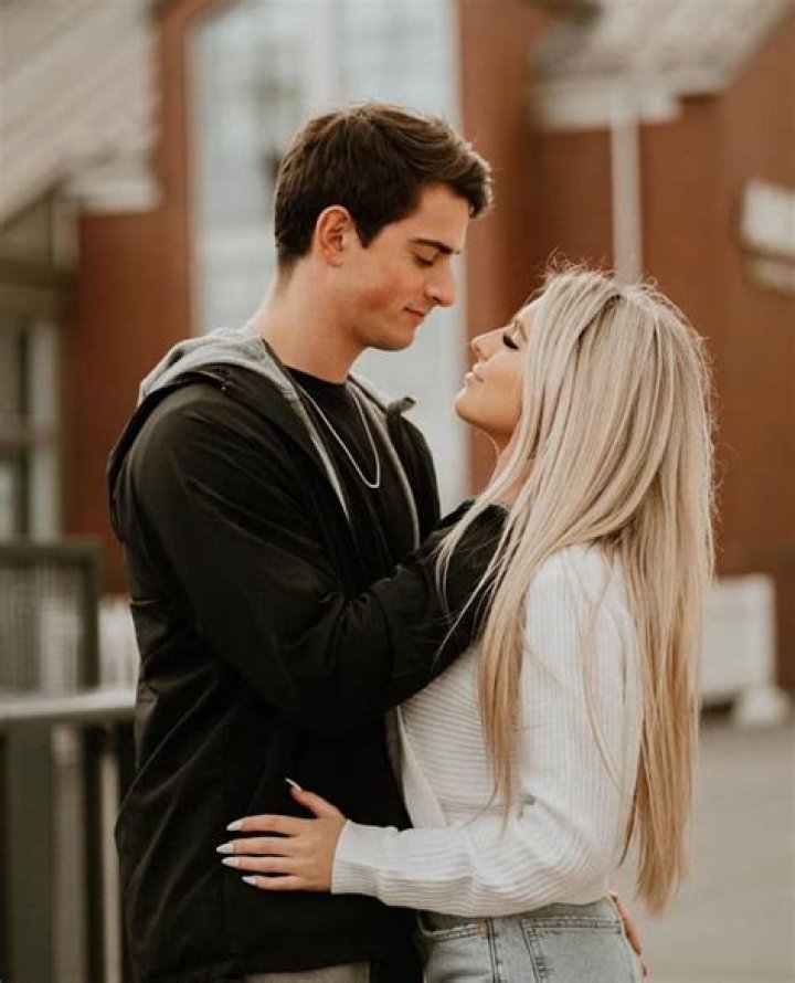 McKenna Kaye - Bio, Age, Career, Net Worth, In Relation, Facts