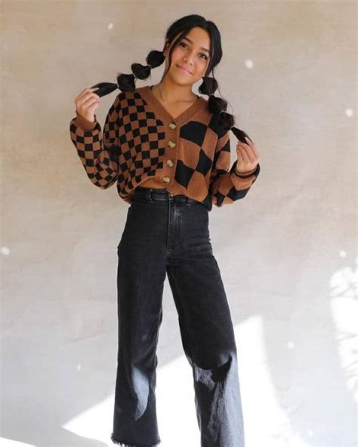 Nayvee Nelson - Bio, Career, Age, Net Worth, Height, Facts