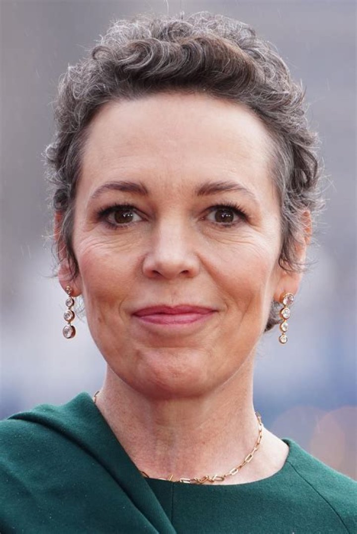 Olivia Colman - Bio, Age, Net Worth, Married, Nationality, Body Measurement, Career